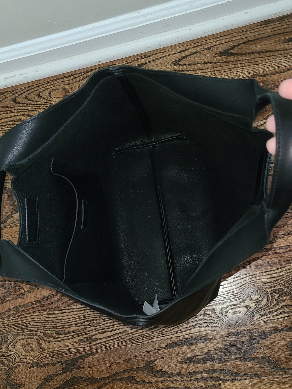 Madewell The Sydney Cutout Tote in Leather in True Black - Picture 4 of 8